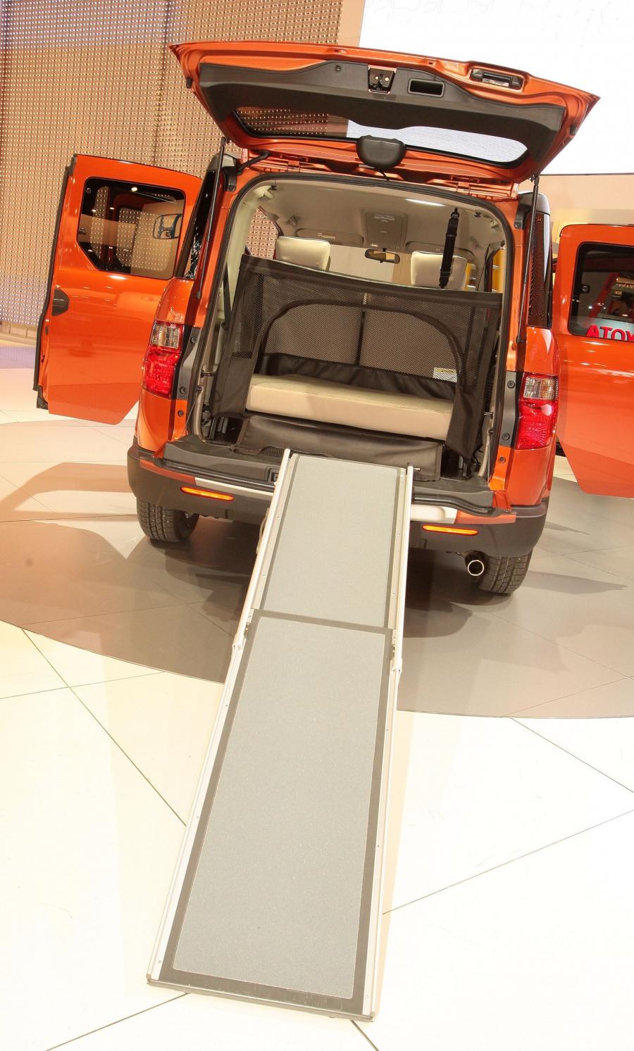  Honda Element Concept Dog Friendly 2010 года  (фото 6 из 16)